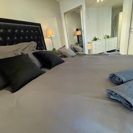 Luxurious Modern Room In Central Oslo - Eur 4K Expensive Bed And 82" Cinematic Tv Dış mekan fotoğraf