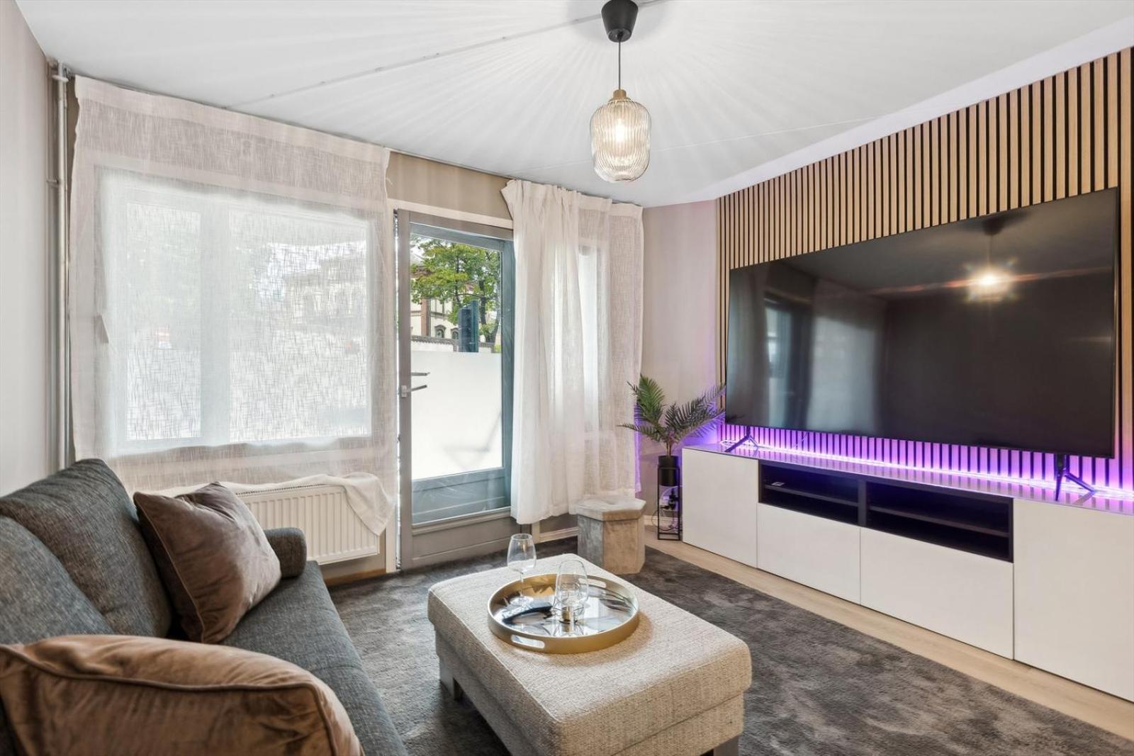 Luxurious Modern Room In Central Oslo - Eur 4K Expensive Bed And 82" Cinematic Tv Dış mekan fotoğraf