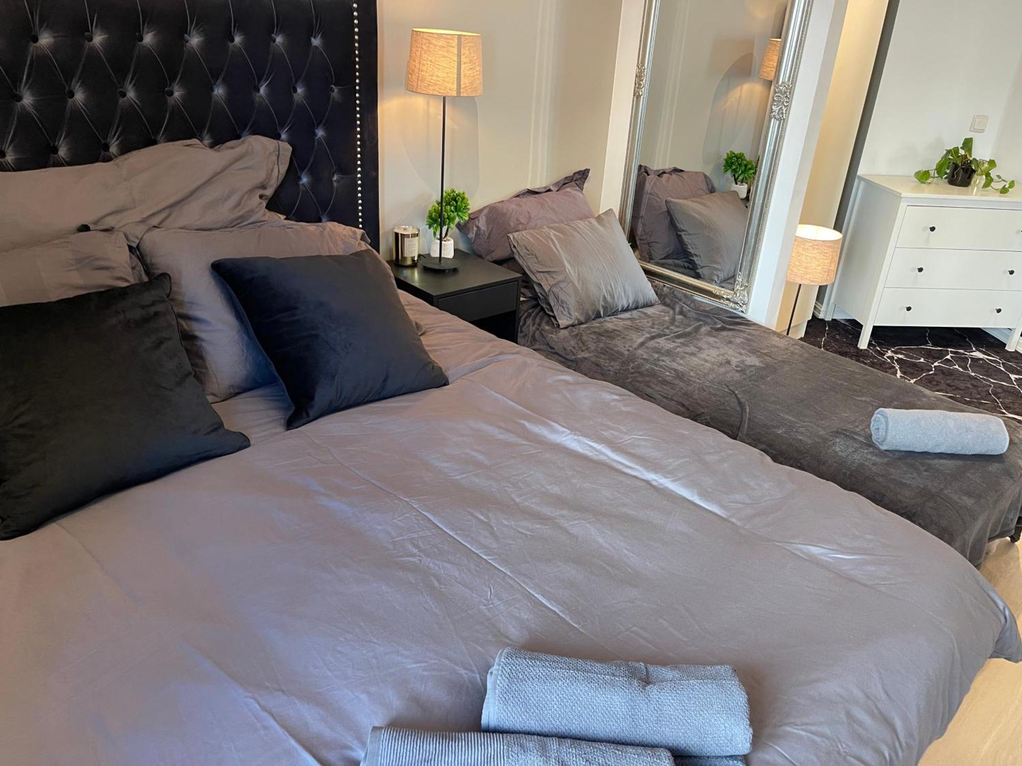 Luxurious Modern Room In Central Oslo - Eur 4K Expensive Bed And 82" Cinematic Tv Dış mekan fotoğraf